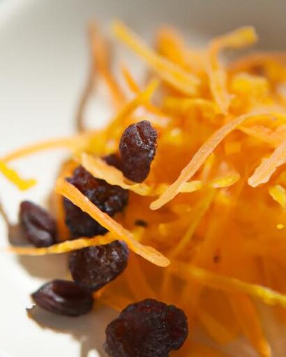Crunchy Carrot Raisin Salad: A Sweet and Tangy Delight