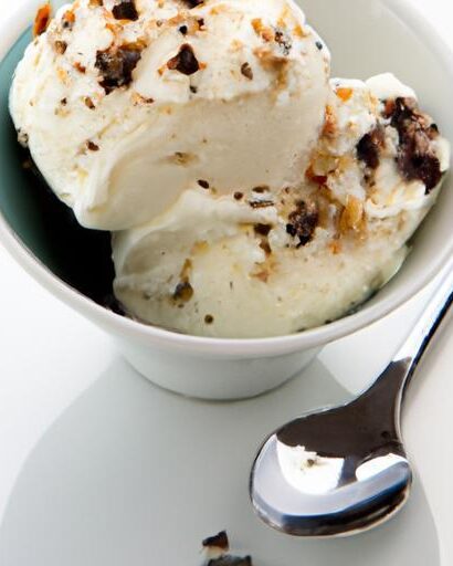 Stracciatella Gelato: Creamy Vanilla Meets Chocolate Shards